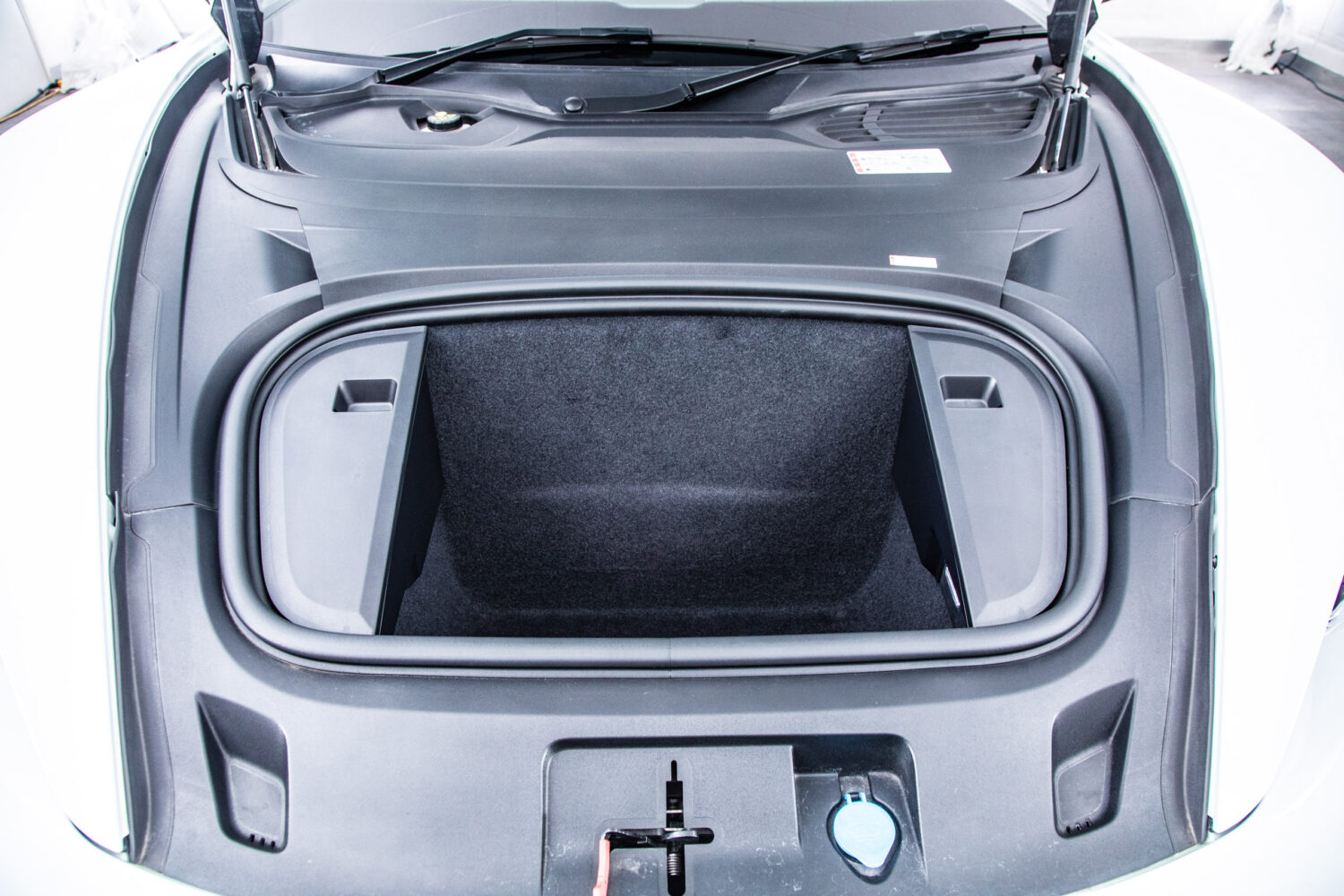 タイカン 4SパフォーマンスBattery+ 4シート4WD