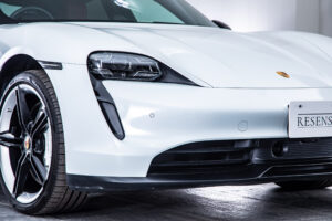 タイカン 4SパフォーマンスBattery+ 4シート4WD