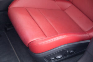 タイカン 4SパフォーマンスBattery+ 4シート4WD