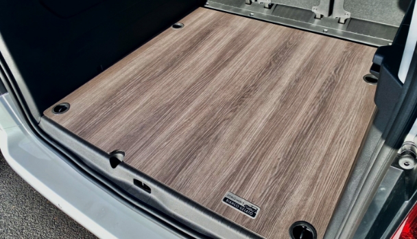 よりタフに、より美しく　フィアット・ドブロ・マキシ　150台の日本専用限定車