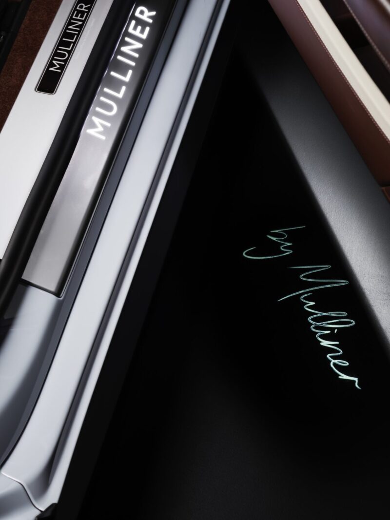 ベントレー　マリナー初のビスポーク・アニメーション・パドルランプ　光をパーソナライズ