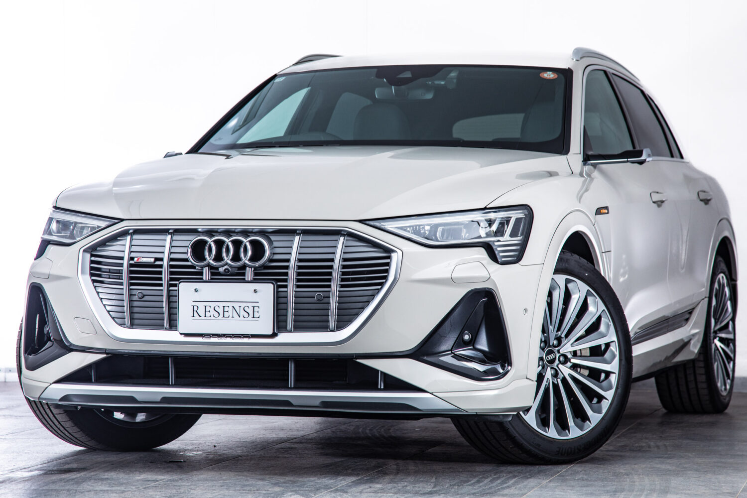 e-tron 55 クワトロ Sライン 4WD