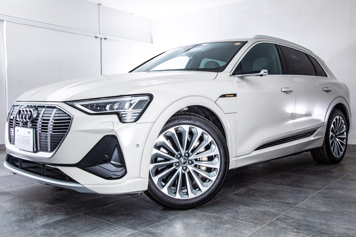 e-tron 55 クワトロ Sライン 4WD