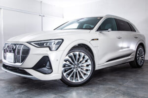e-tron 55 クワトロ Sライン 4WD