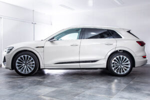 e-tron 55 クワトロ Sライン 4WD