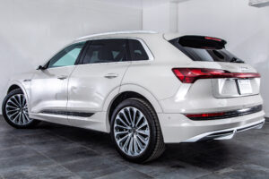 e-tron 55 クワトロ Sライン 4WD