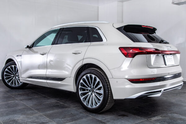 e-tron 55 クワトロ Sライン 4WD