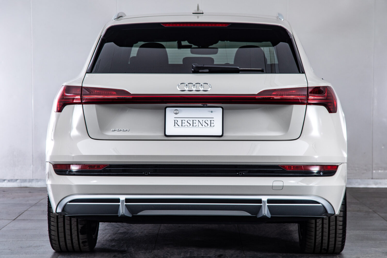 e-tron 55 クワトロ Sライン 4WD