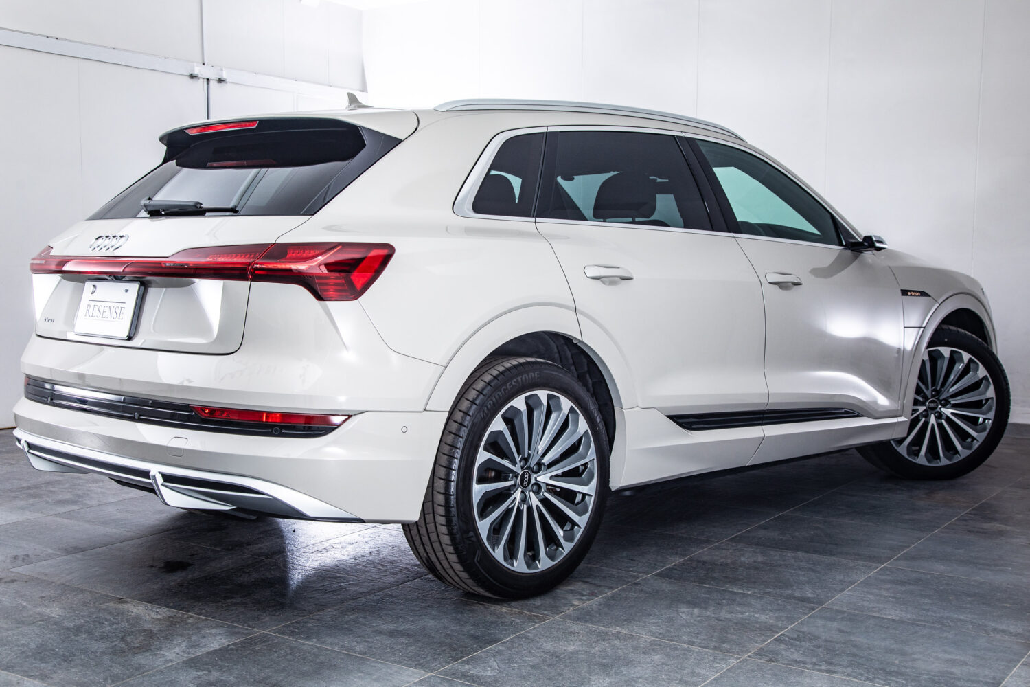 e-tron 55 クワトロ Sライン 4WD