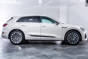 e-tron 55 クワトロ Sライン 4WD