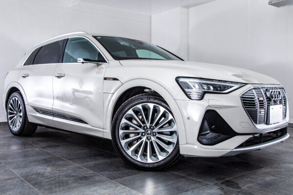 e-tron 55 クワトロ Sライン 4WD
