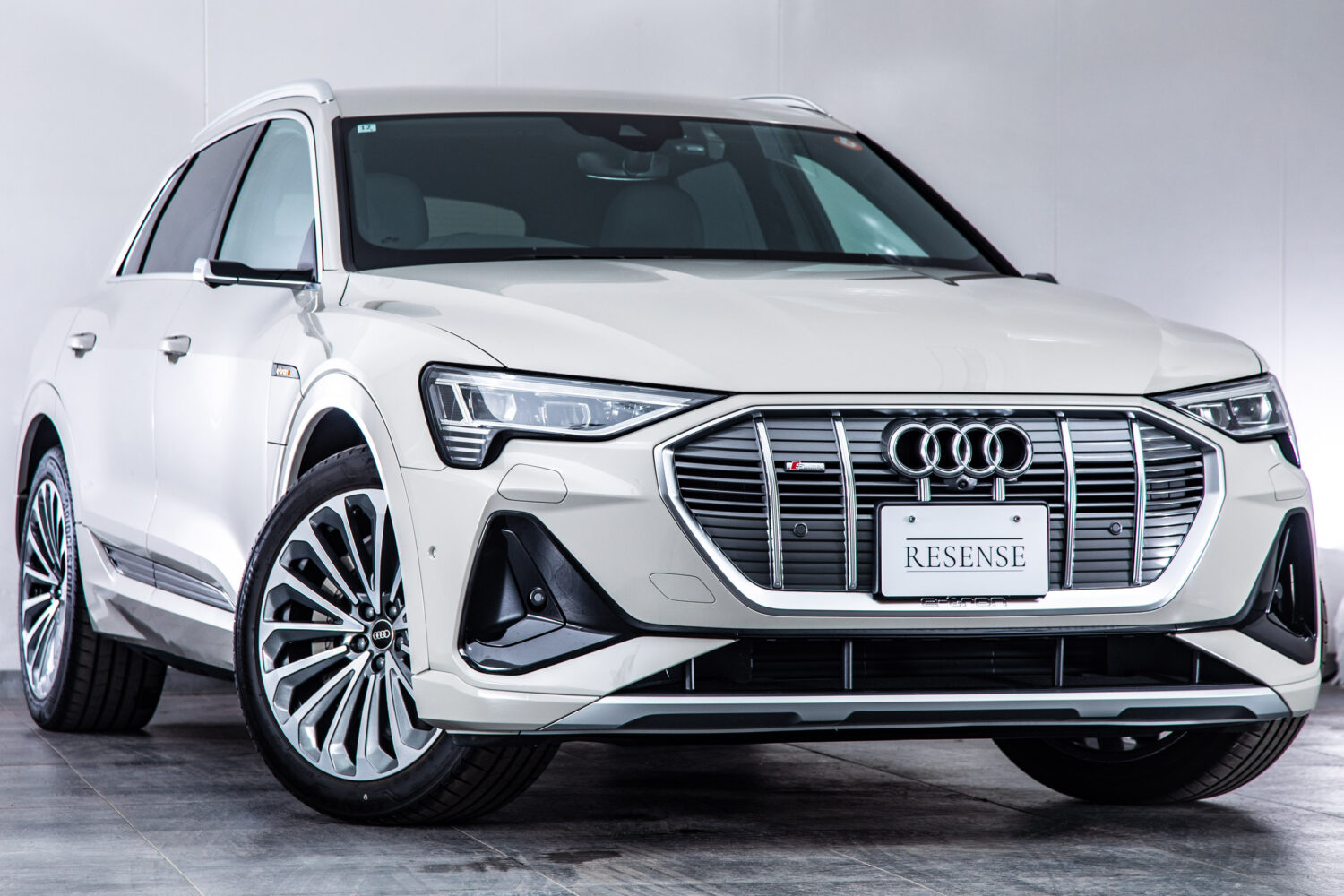 e-tron 55 クワトロ Sライン 4WD