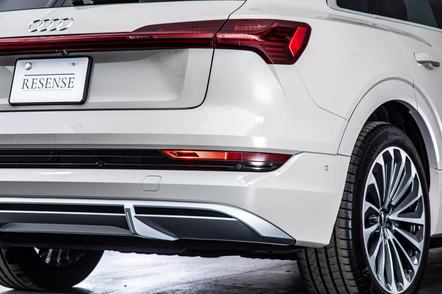 e-tron 55 クワトロ Sライン 4WD