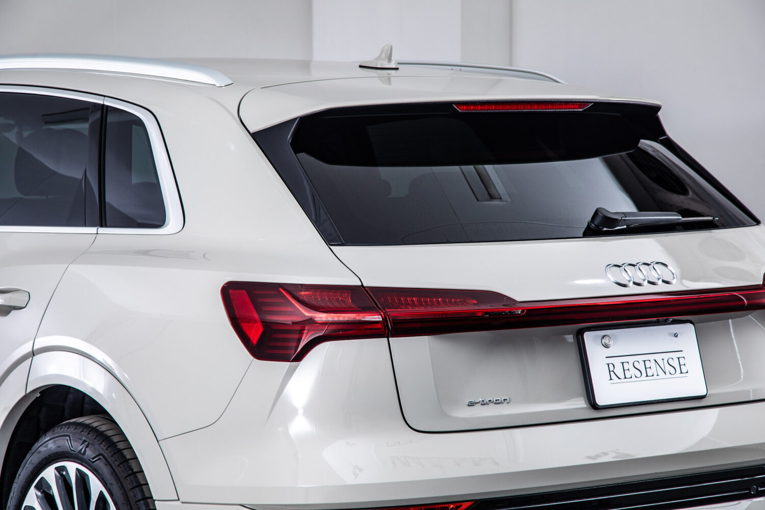 e-tron 55 クワトロ Sライン 4WD