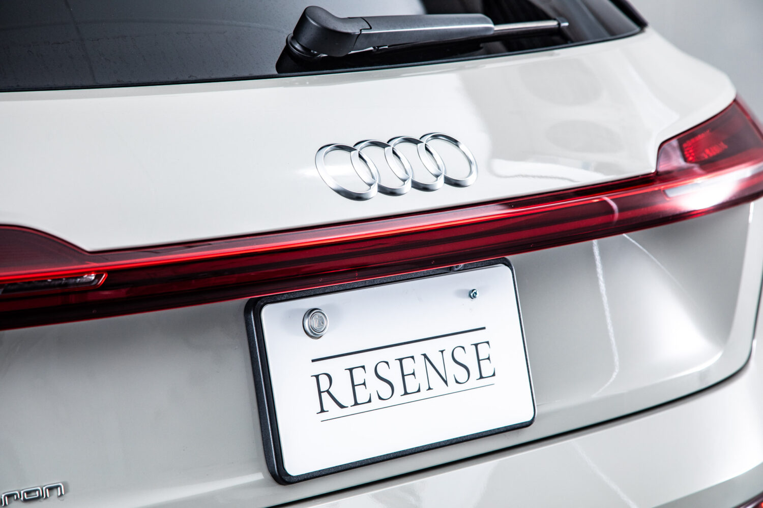 e-tron 55 クワトロ Sライン 4WD