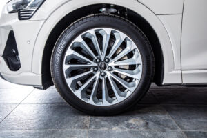 e-tron 55 クワトロ Sライン 4WD