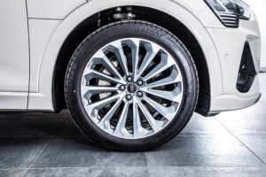 e-tron 55 クワトロ Sライン 4WD