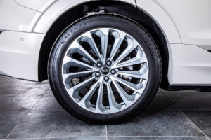 e-tron 55 クワトロ Sライン 4WD