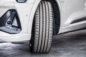 e-tron 55 クワトロ Sライン 4WD