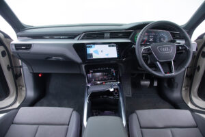 e-tron 55 クワトロ Sライン 4WD