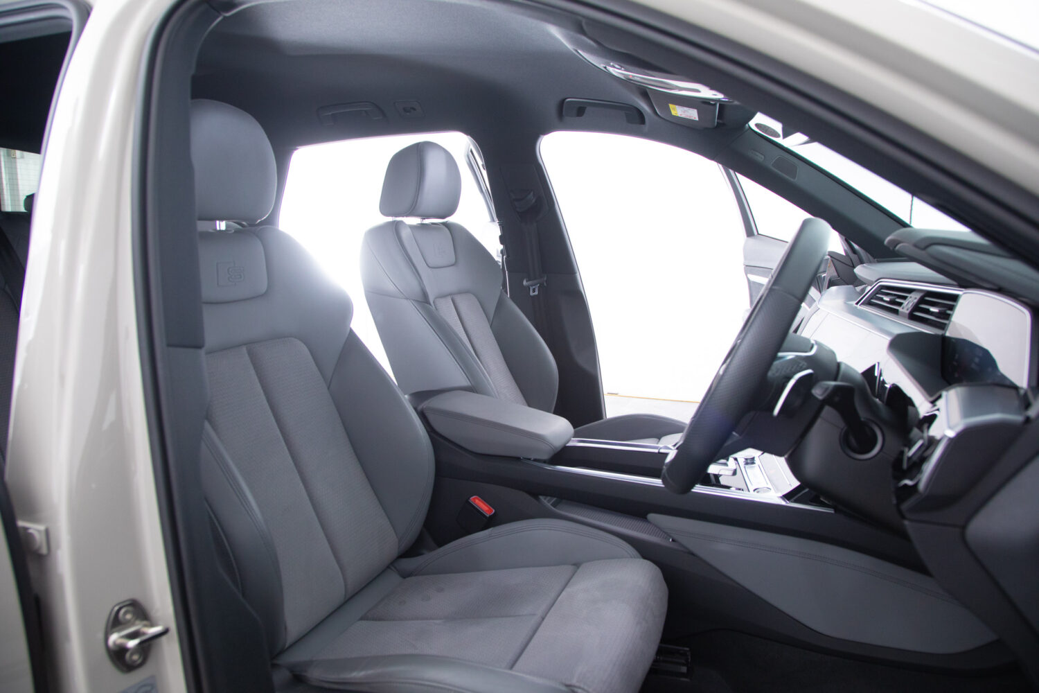 e-tron 55 クワトロ Sライン 4WD