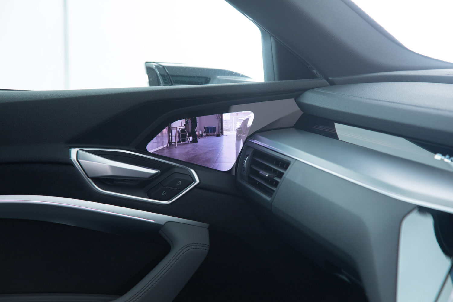 e-tron 55 クワトロ Sライン 4WD