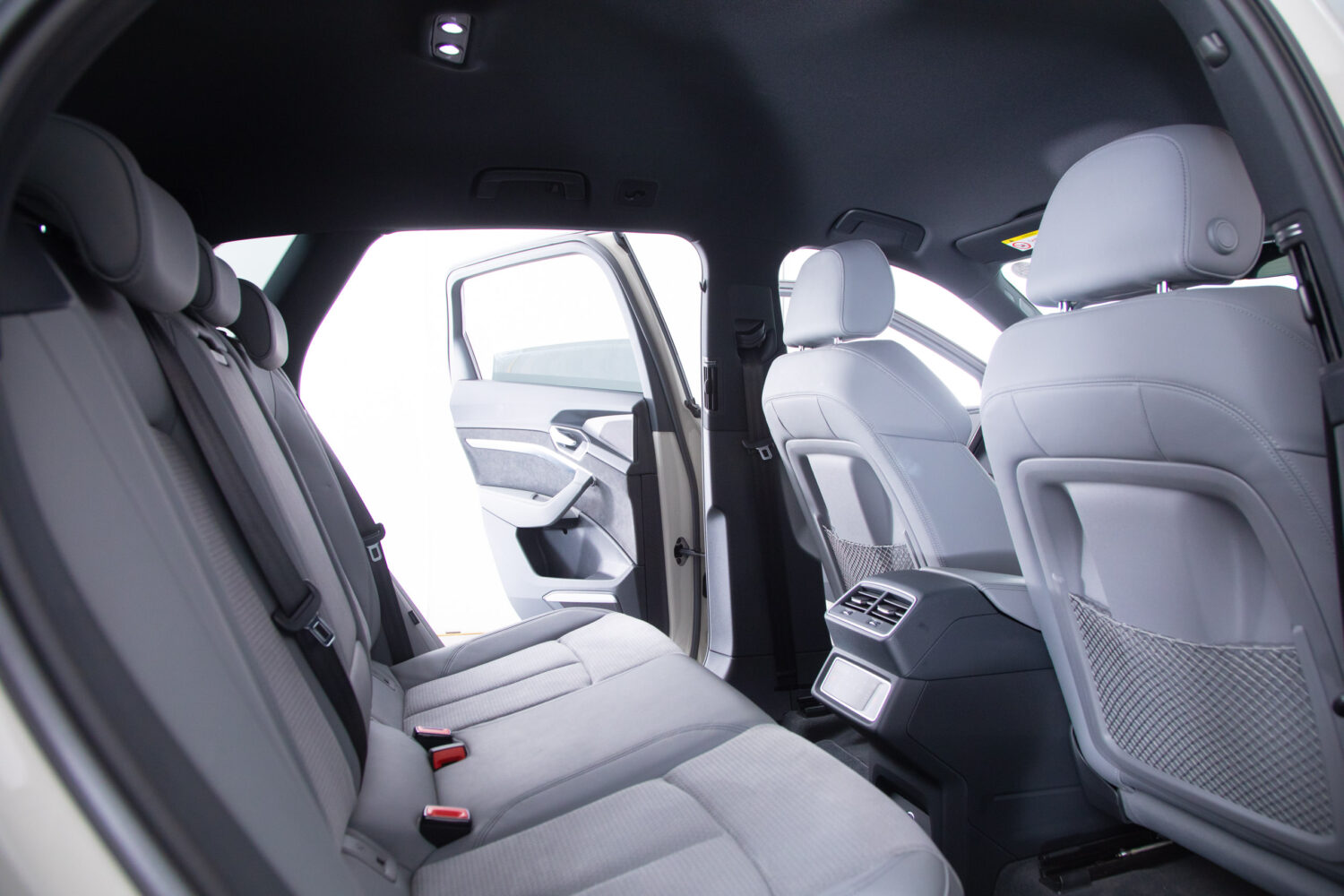 e-tron 55 クワトロ Sライン 4WD