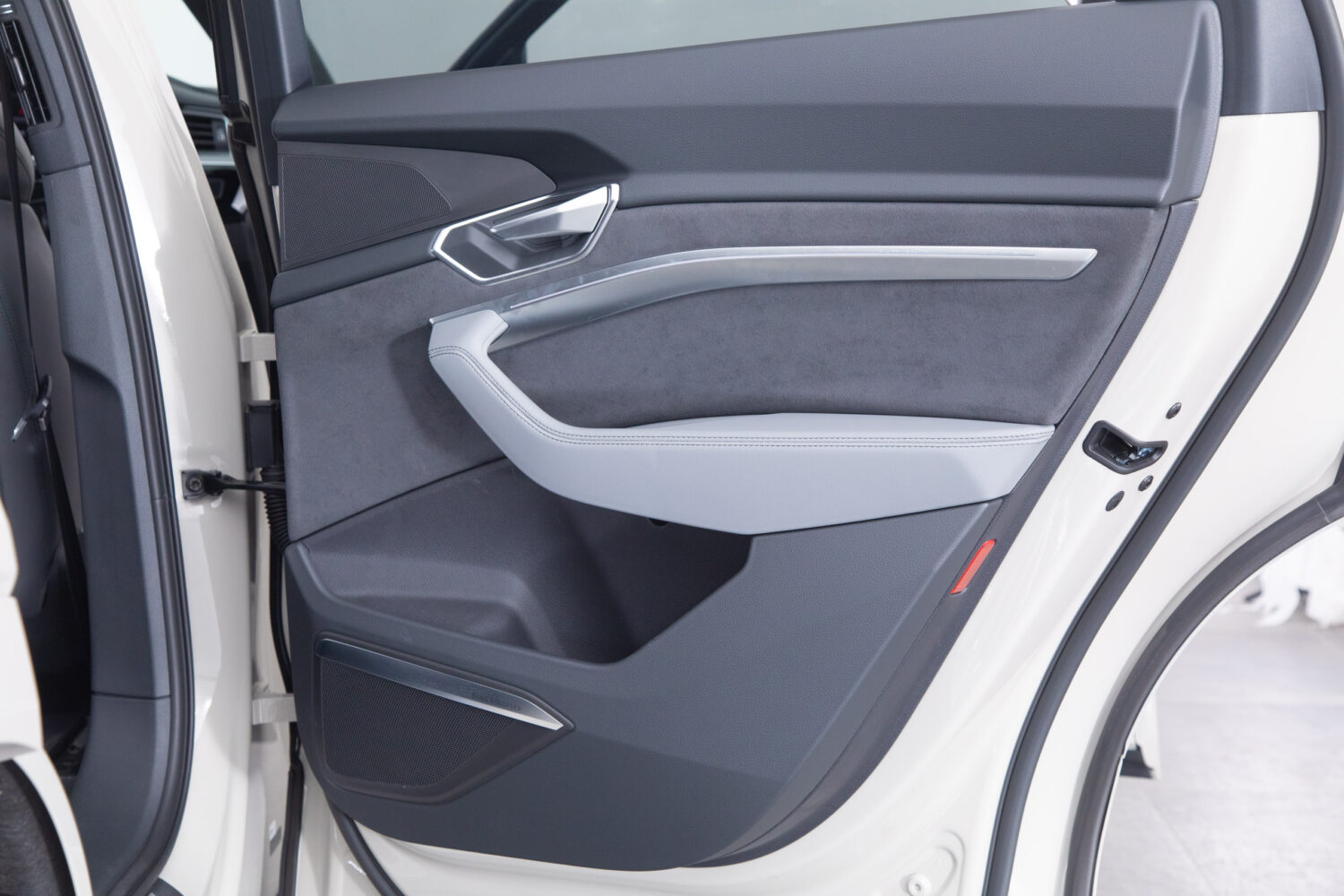 e-tron 55 クワトロ Sライン 4WD