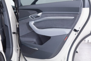 e-tron 55 クワトロ Sライン 4WD