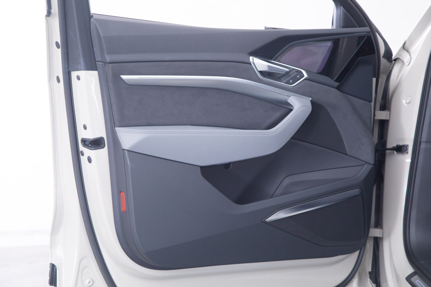 e-tron 55 クワトロ Sライン 4WD