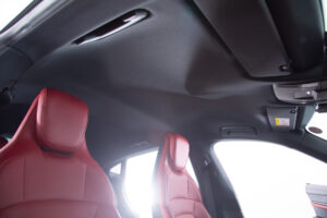 タイカン 4SパフォーマンスBattery+ 4シート4WD