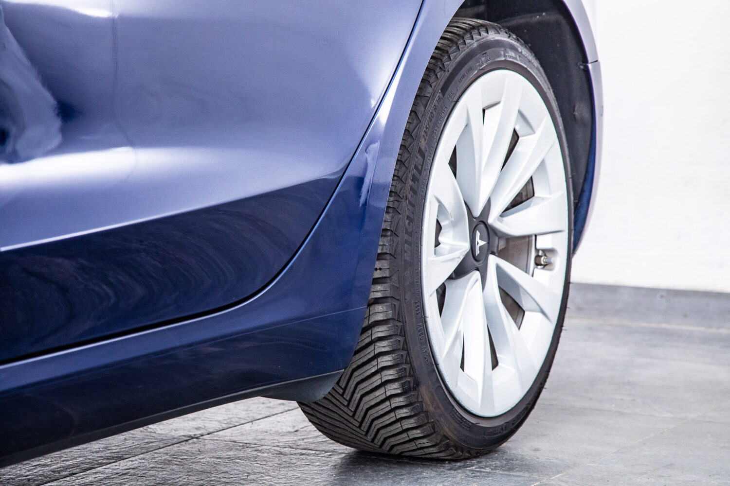 モデル3 ロングレンジ デュアルモーター 4WD