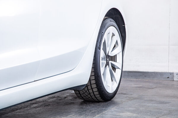 モデル3 ロングレンジ デュアルモーター 4WD