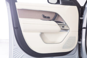 レンジローバー オートバイオグラフィー D300 スタンダードホイールベース 4WD