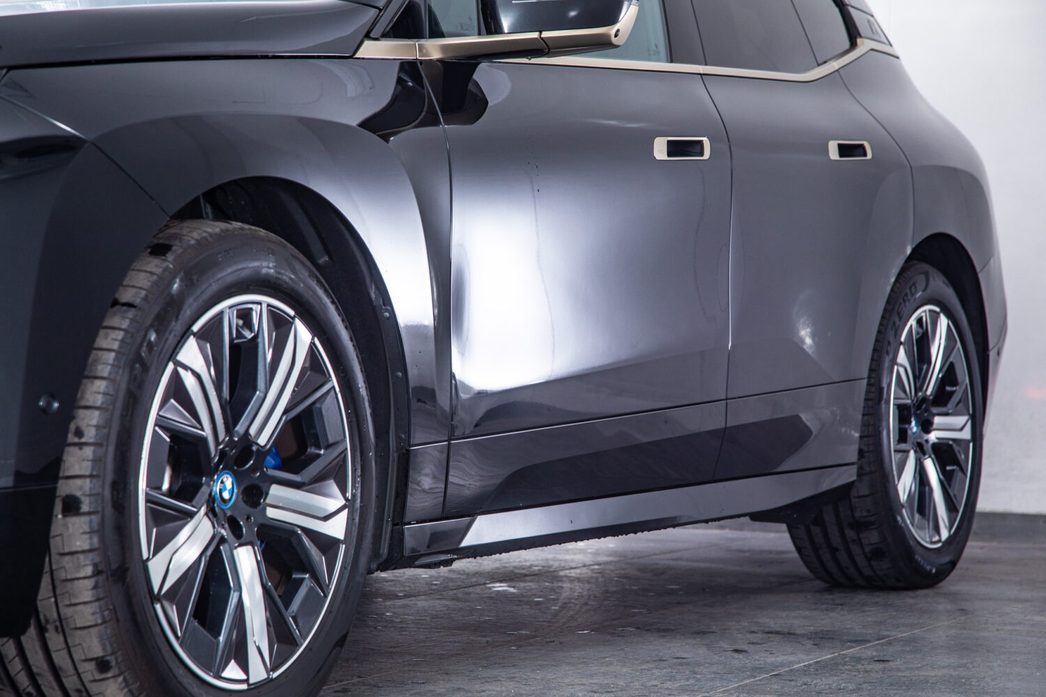 iX Xドライブ 40 4WD