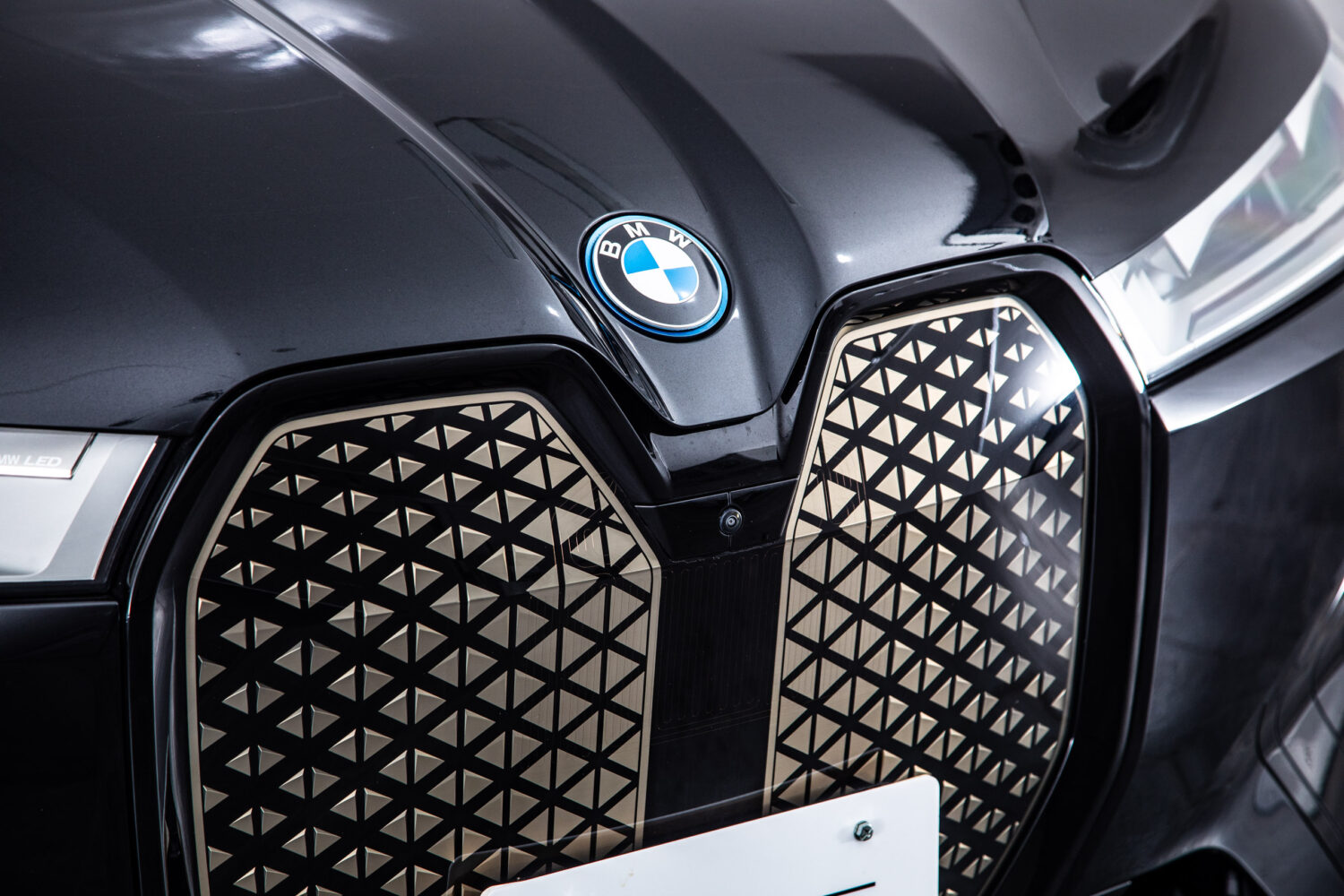 iX Xドライブ 40 4WD