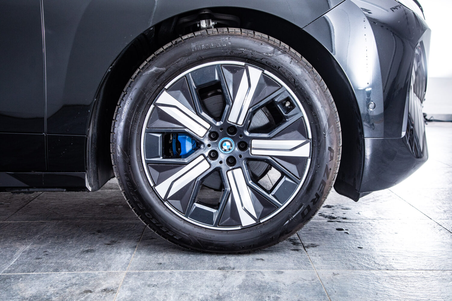 iX Xドライブ 40 4WD