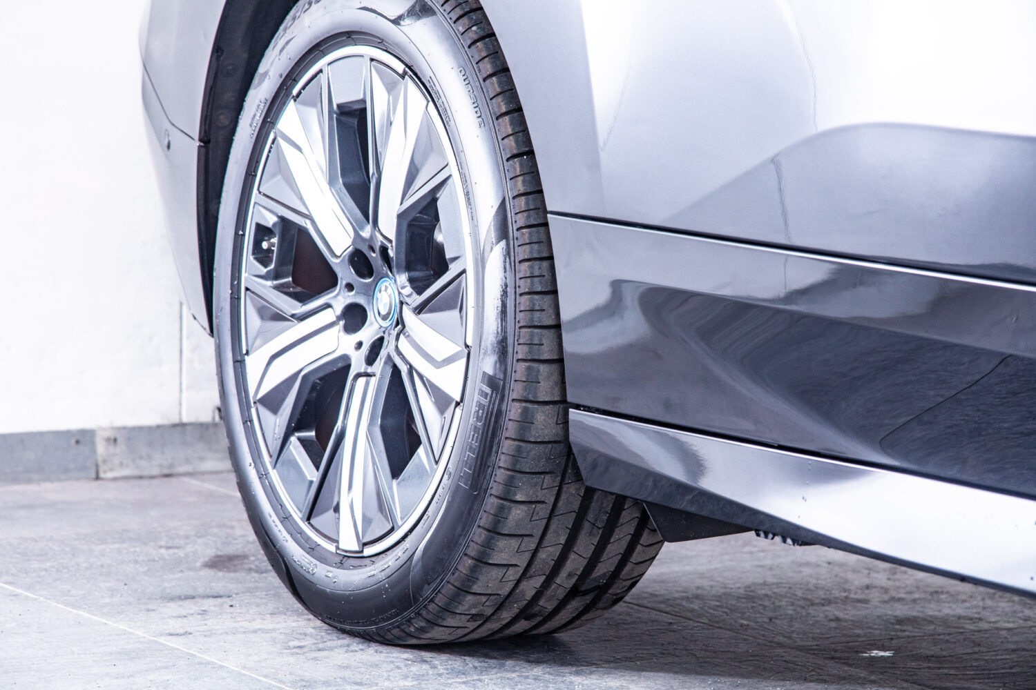 iX Xドライブ 40 4WD