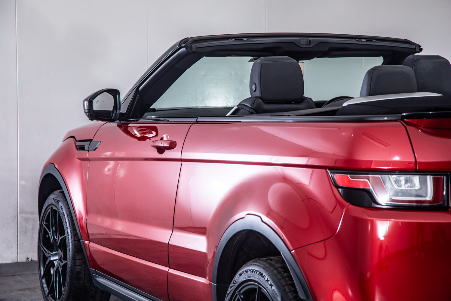 レンジローバーイヴォーク HSE ダイナミック 4WD