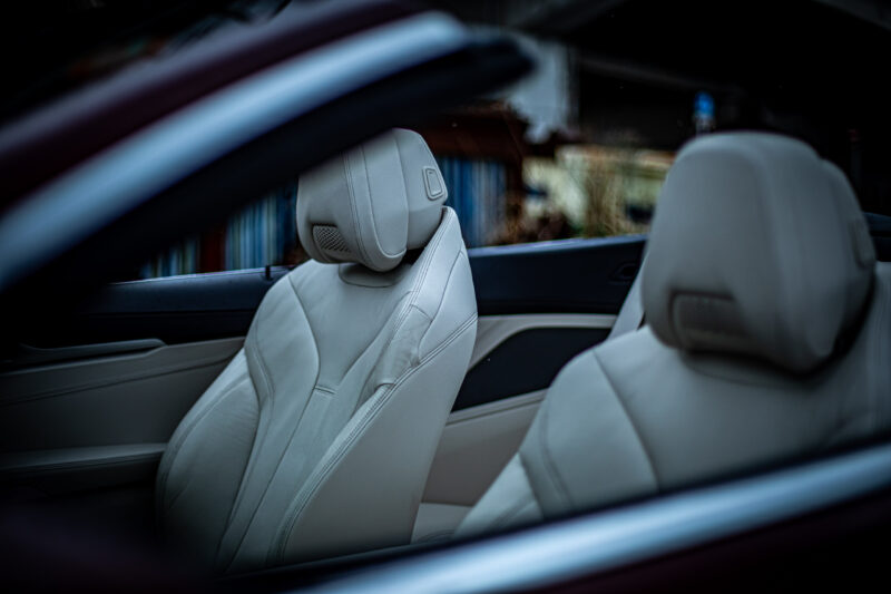 BMW・8シリーズカブリオレ（2021）見たことない組み合わせ