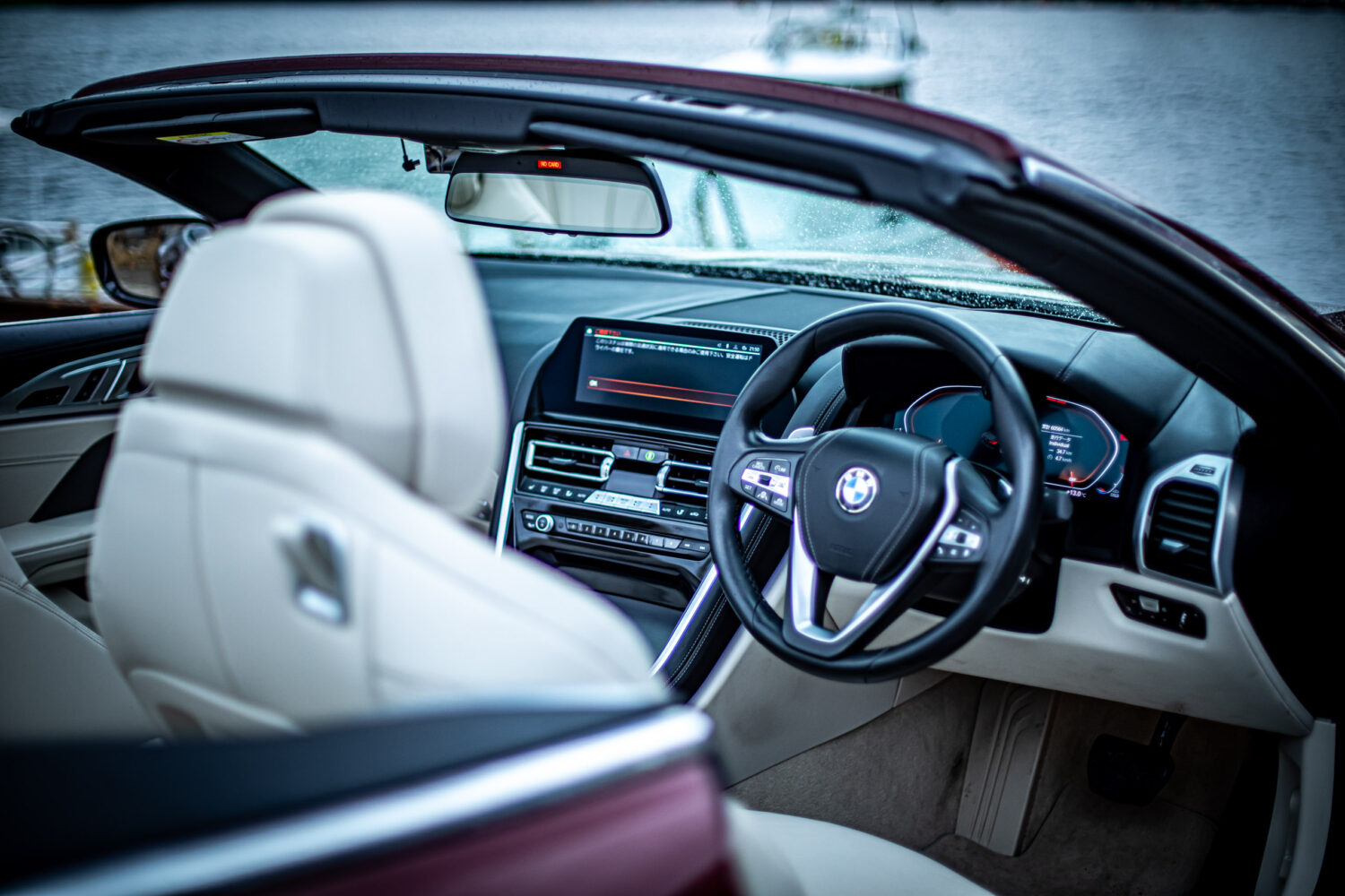 BMW・8シリーズカブリオレ（2021）見たことない組み合わせ