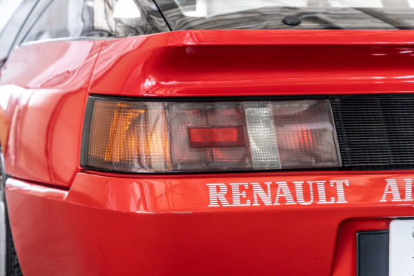 アルピーヌ V6ターボ