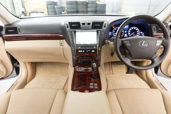 LS600h 4WD