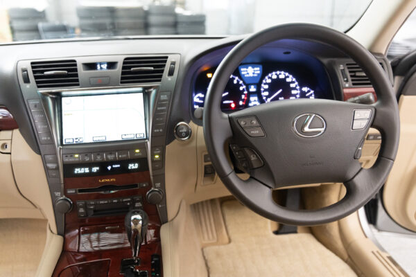 LS600h 4WD