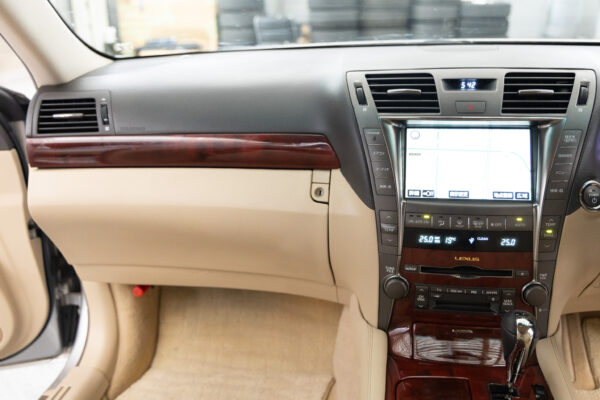 LS600h 4WD