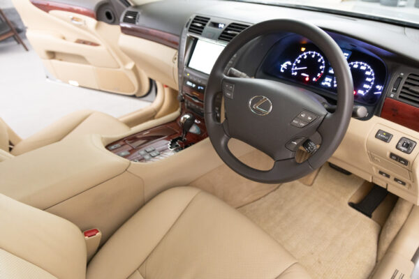 LS600h 4WD
