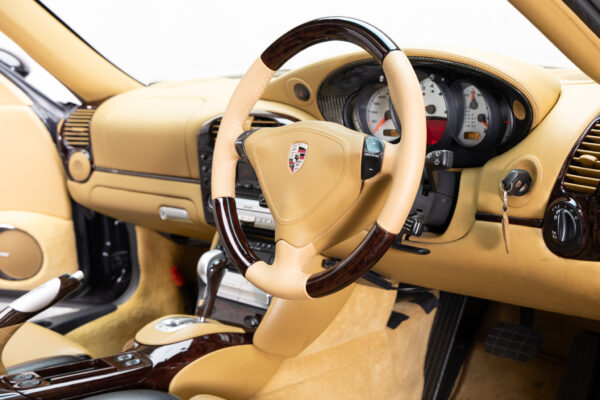 911 ゲンバラGTR550