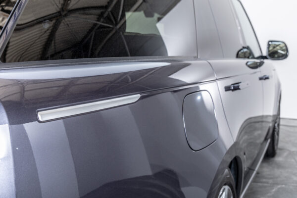 レンジローバー オートバイオグラフィ 4.4L P530 SWB 4WD