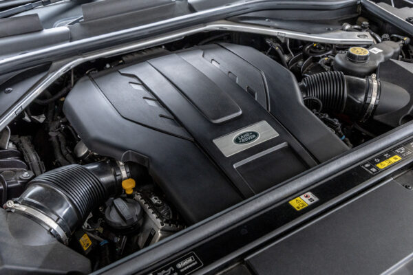 レンジローバー オートバイオグラフィ 4.4L P530 SWB 4WD