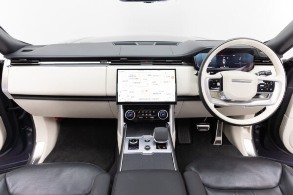 レンジローバー オートバイオグラフィ 4.4L P530 SWB 4WD